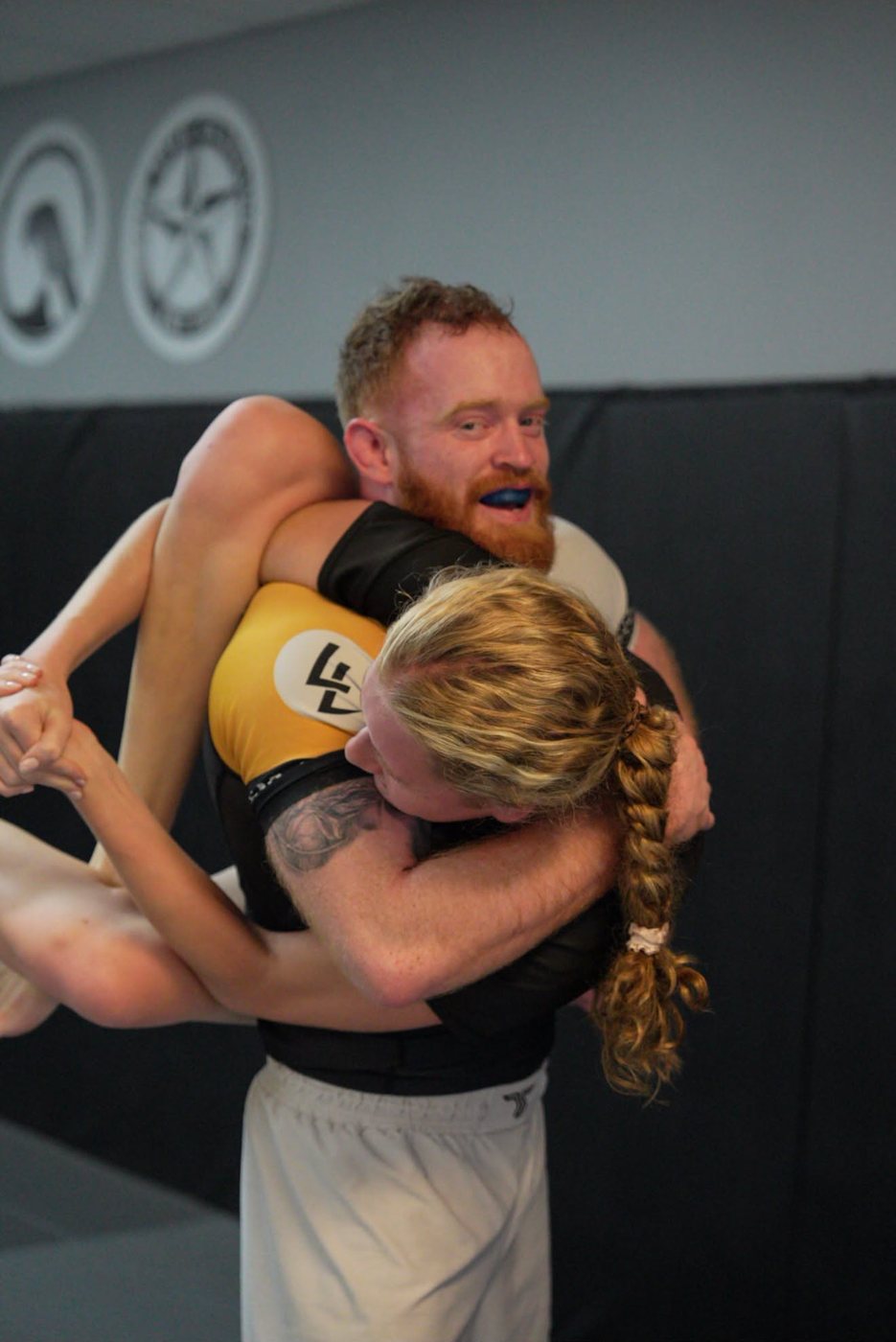 Blake Bradshaw coaching a jiu-jitsu roll
